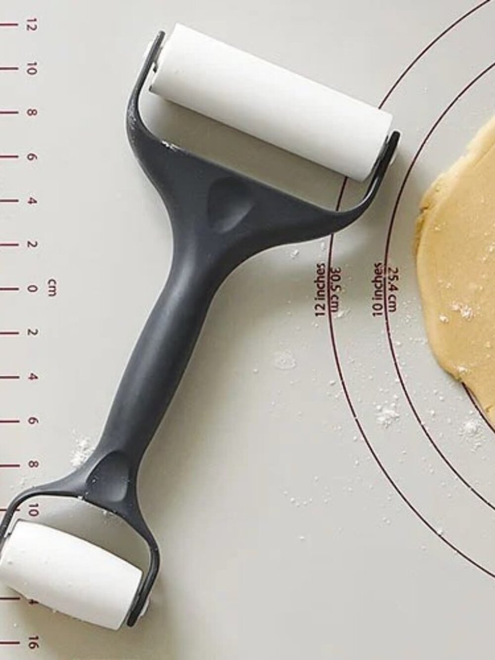 Pampered Chef Bakers Roller 1485
